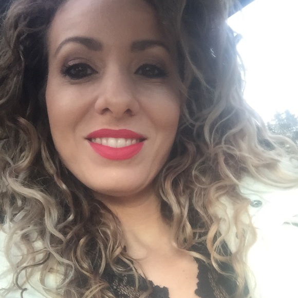 Meet your Posher, Tammy - Picture 2 of 2